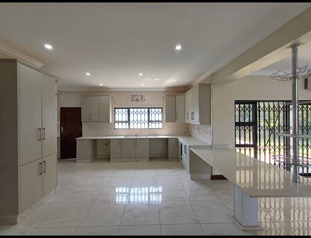 5 BEDROOM HOUSE FOR SALE IN HILTON GARDENS